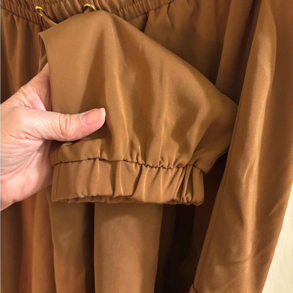 Women’s Michael Kors Tan Utility Chic Jogger Pants, Size M, Silky Polyester - Picture 8 of 8